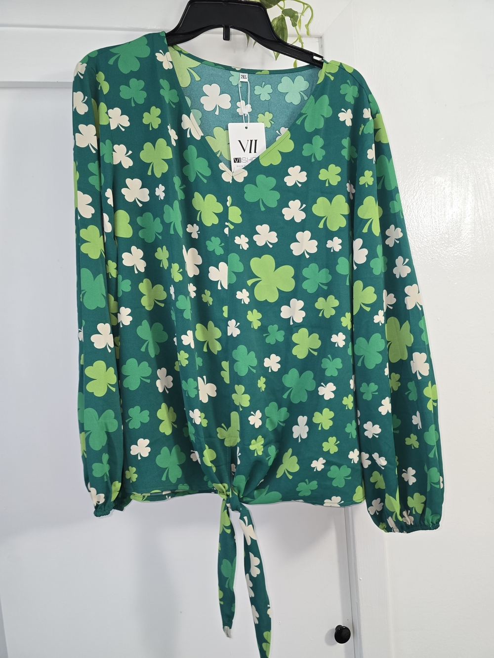 VIISHOW Green Clover Tie-Hem V-Neck Blouse 2XL NWT